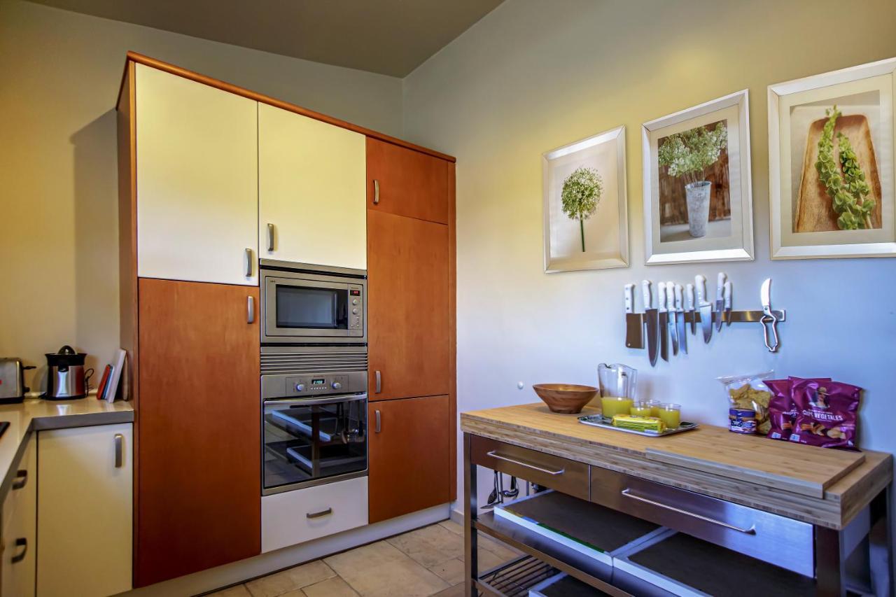 Villa Yvonne,Private Pool,Private Parking 1,7 Km From The Beatch Albufeira Exterior photo